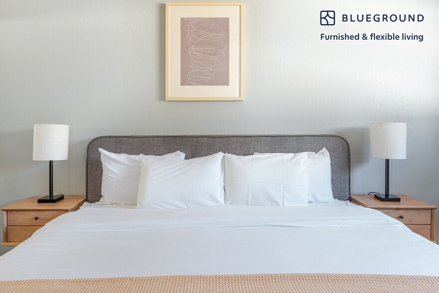 Building Photo - 848 Jordan Ave