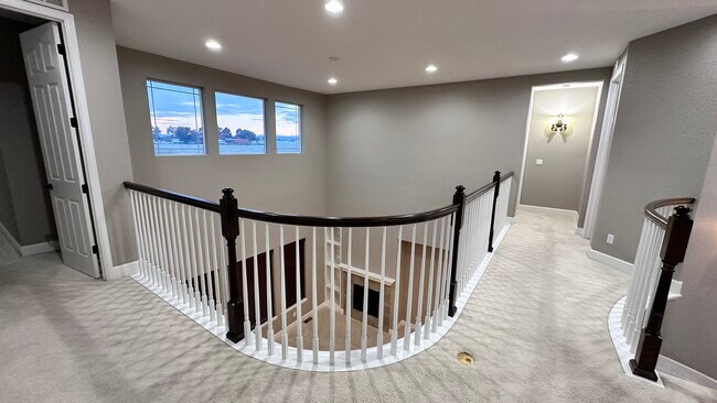 Building Photo - 943 Stagecoach Dr