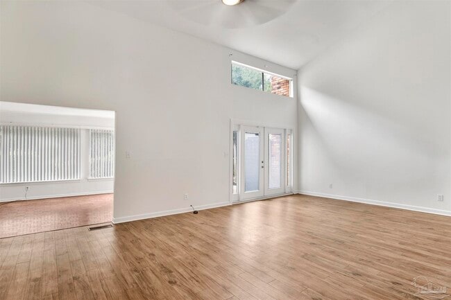 Building Photo - 4707 Huron Dr