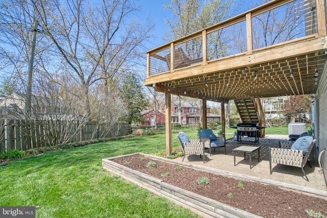 Building Photo - 12805 Point Pleasant Dr