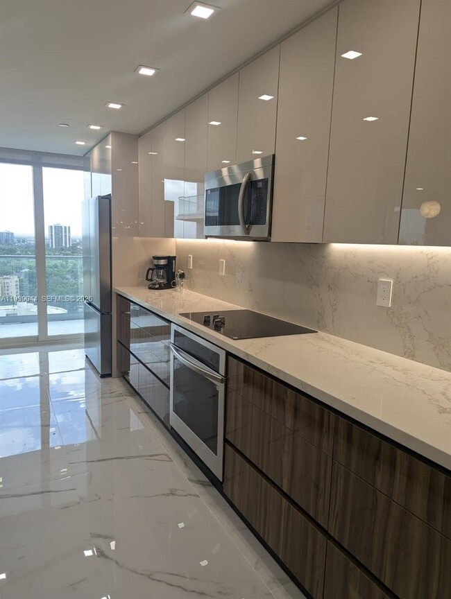 Building Photo - 19707 Turnberry Way