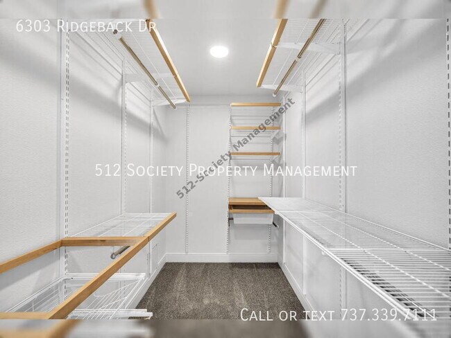Building Photo - 6303 Ridgeback Dr