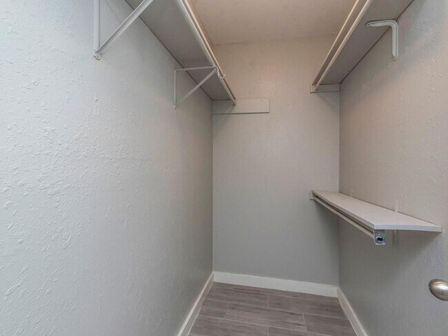 Building Photo - 9101 Japonica Ct