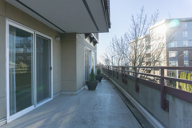 Building Photo - 1711 E Olive Way