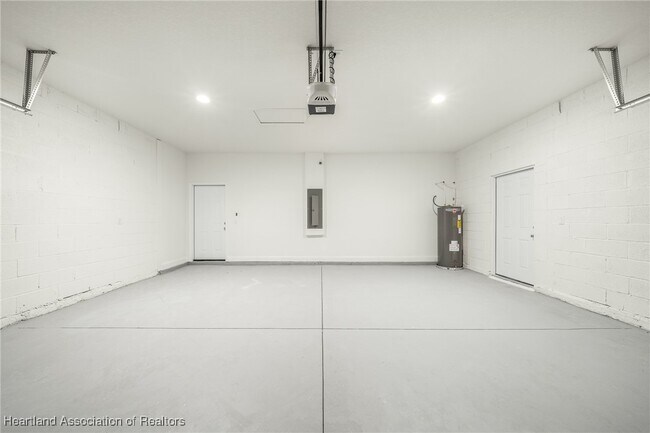 Building Photo - 6917 Salem Ct