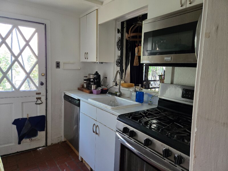 Building Photo - 906 Tyson St