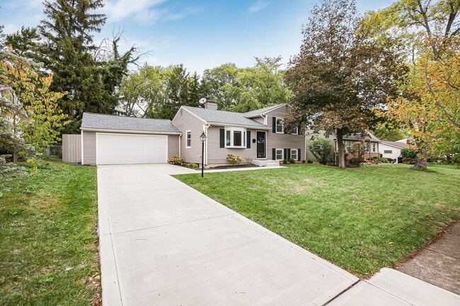 Building Photo - 1062 Oberlin Dr