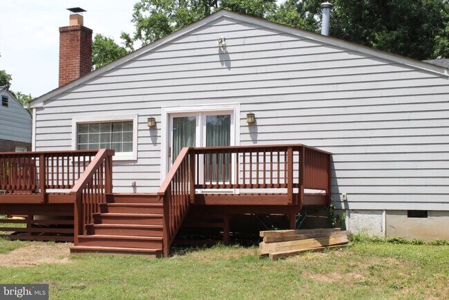 Building Photo - 3808 Delano St