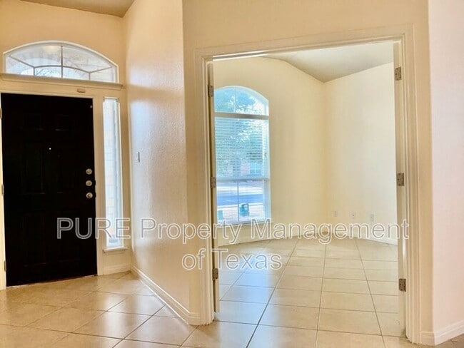 Building Photo - 2946 Todd Tr