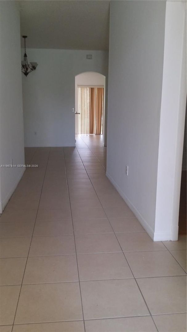 Building Photo - 1974 NE 3rd Ct