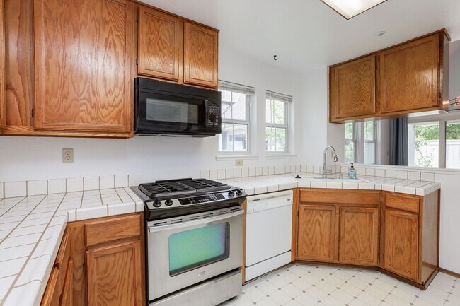 Building Photo - 2BR/2.5BA Pet-Friendly Townhome with Loft, Pool & 2-Car Garage | Foster City | YouTube Tour