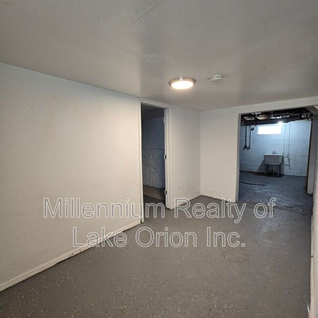 Building Photo - 715 Kenilworth Ave