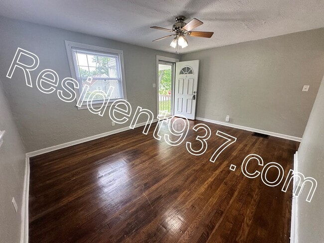Building Photo - 2 Bed 1 bath home