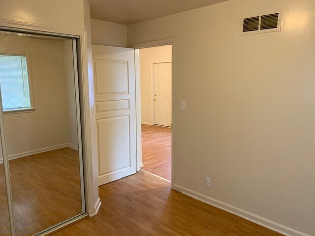 Building Photo - $910.00 - 2 Beds | 1 Bath House in Burton with a basement & deck
