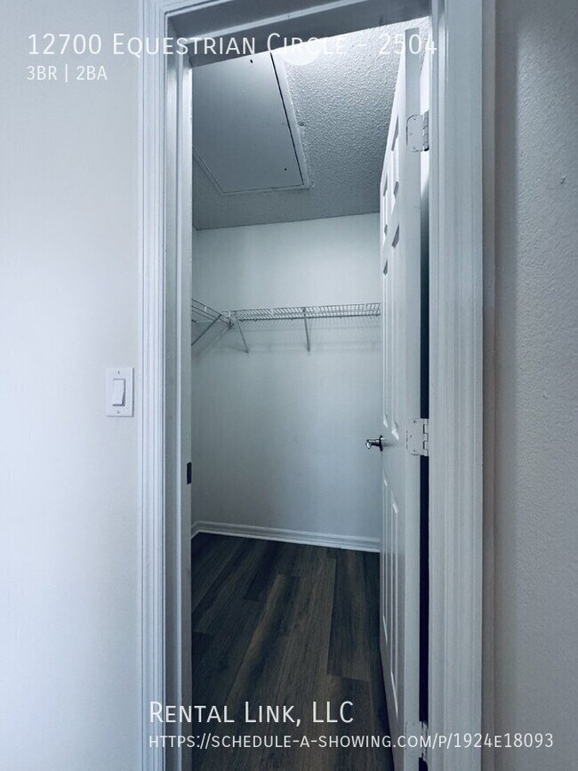 Building Photo - 12700 Equestrian Cir