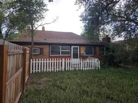 Building Photo - 2423 E Saint Vrain St