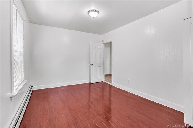 Building Photo - 130 Long Hill Ave