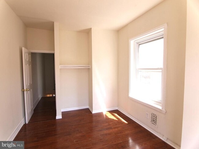 Building Photo - 1530 Fontain St