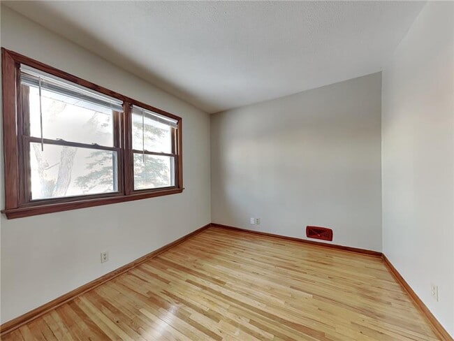 Building Photo - 3405 Ensign Ave N