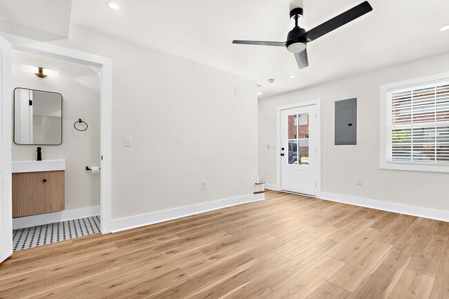 Building Photo - 24 Blake St