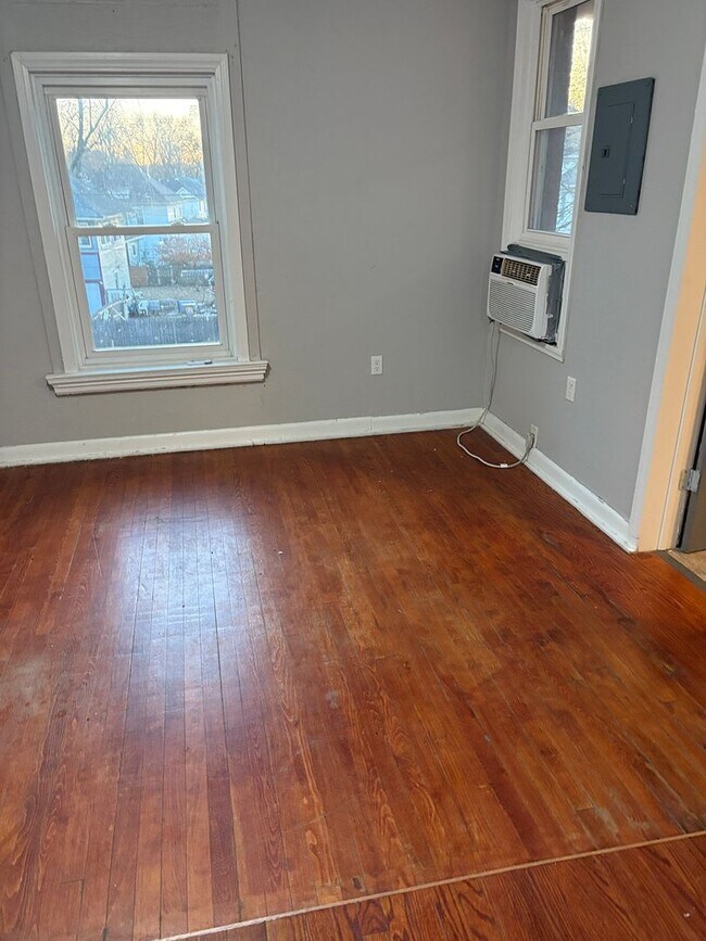 Building Photo - 225 Allen St