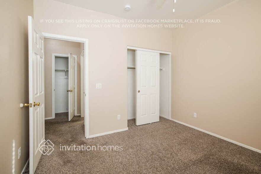 Building Photo - 6805 S 70th Dr