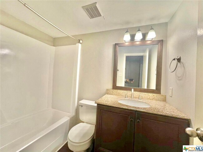 Building Photo - 118 Sherwood Dr