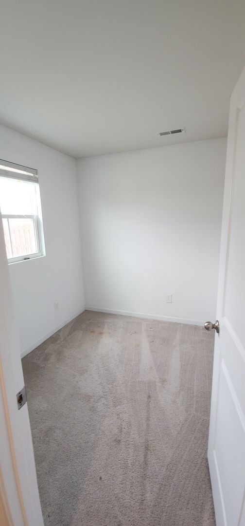 Building Photo - 612 Scribes Ln