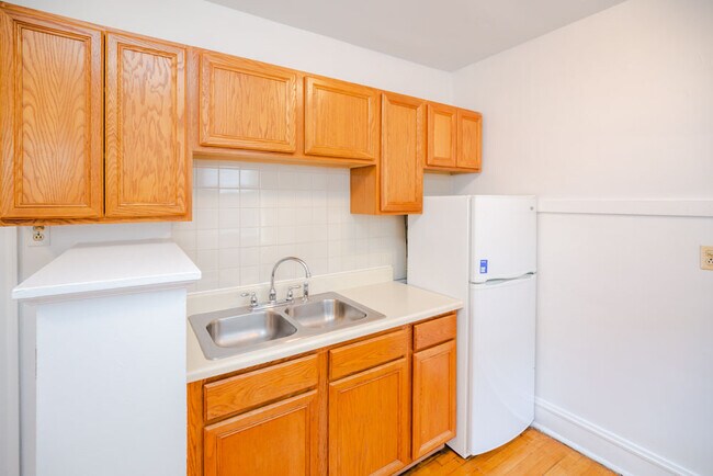Building Photo - 4835 N Hoyne Ave