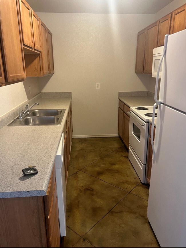 Building Photo - 7610 Downe Dr