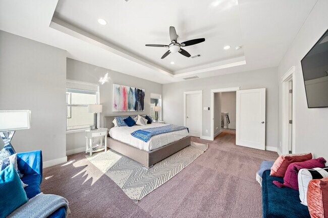 Building Photo - 4309 Marina St