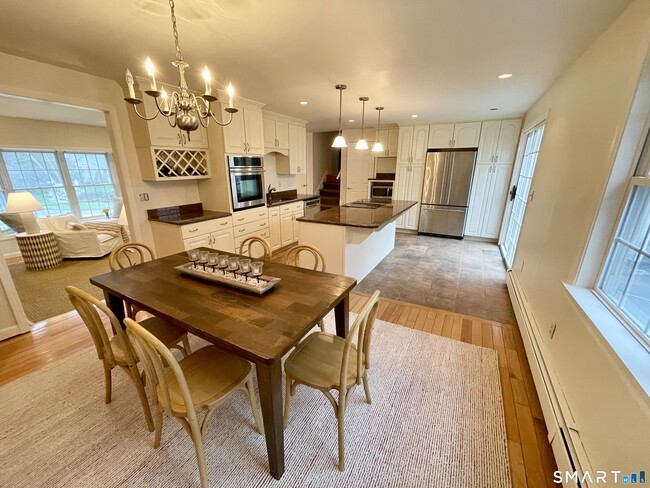 Building Photo - 84 Renee Dr