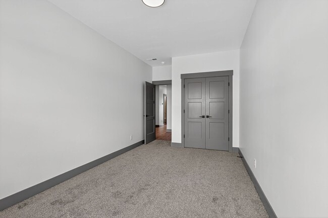 Building Photo - BRAND NEW3 BED 2.5 BATH TOWNHOME WITH 2 ST...