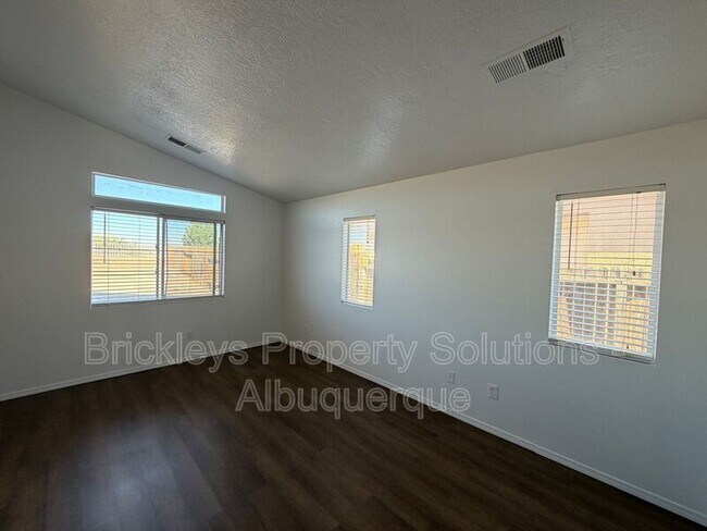 Building Photo - 10627 Brookline Pl NW