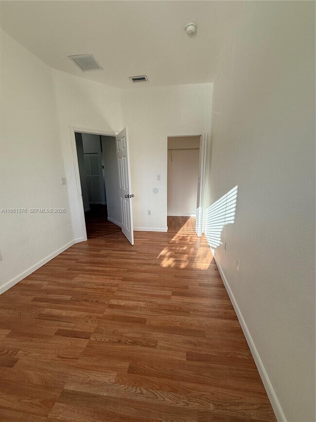 Building Photo - 1546 NW 45th St