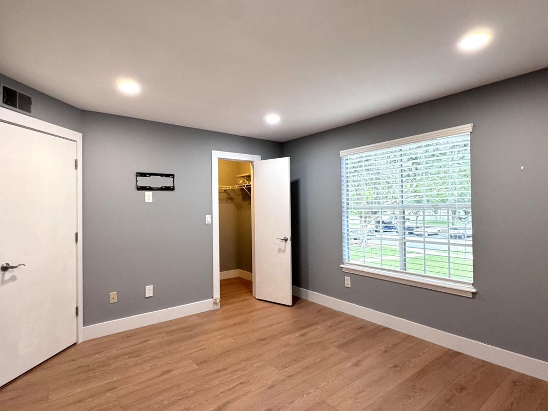 Building Photo - 1101 Crystal Way