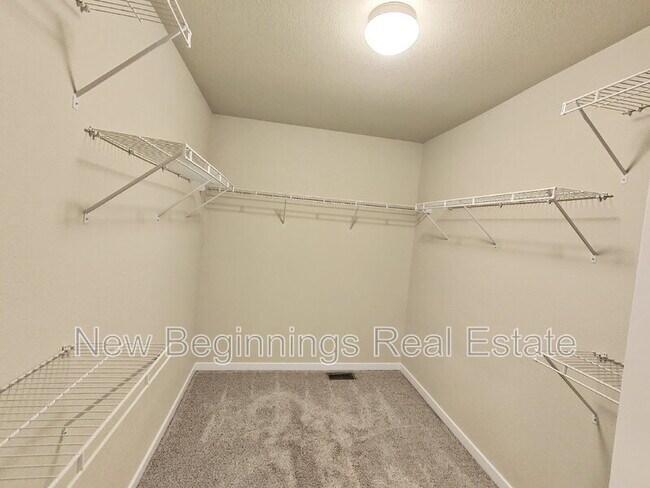 Building Photo - 2562 Ellingwood Dr
