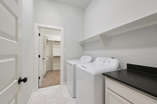 Building Photo - 3401 Alsace Ct