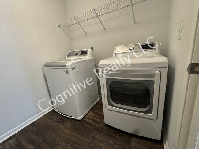 Building Photo - 115 Fortress Dr