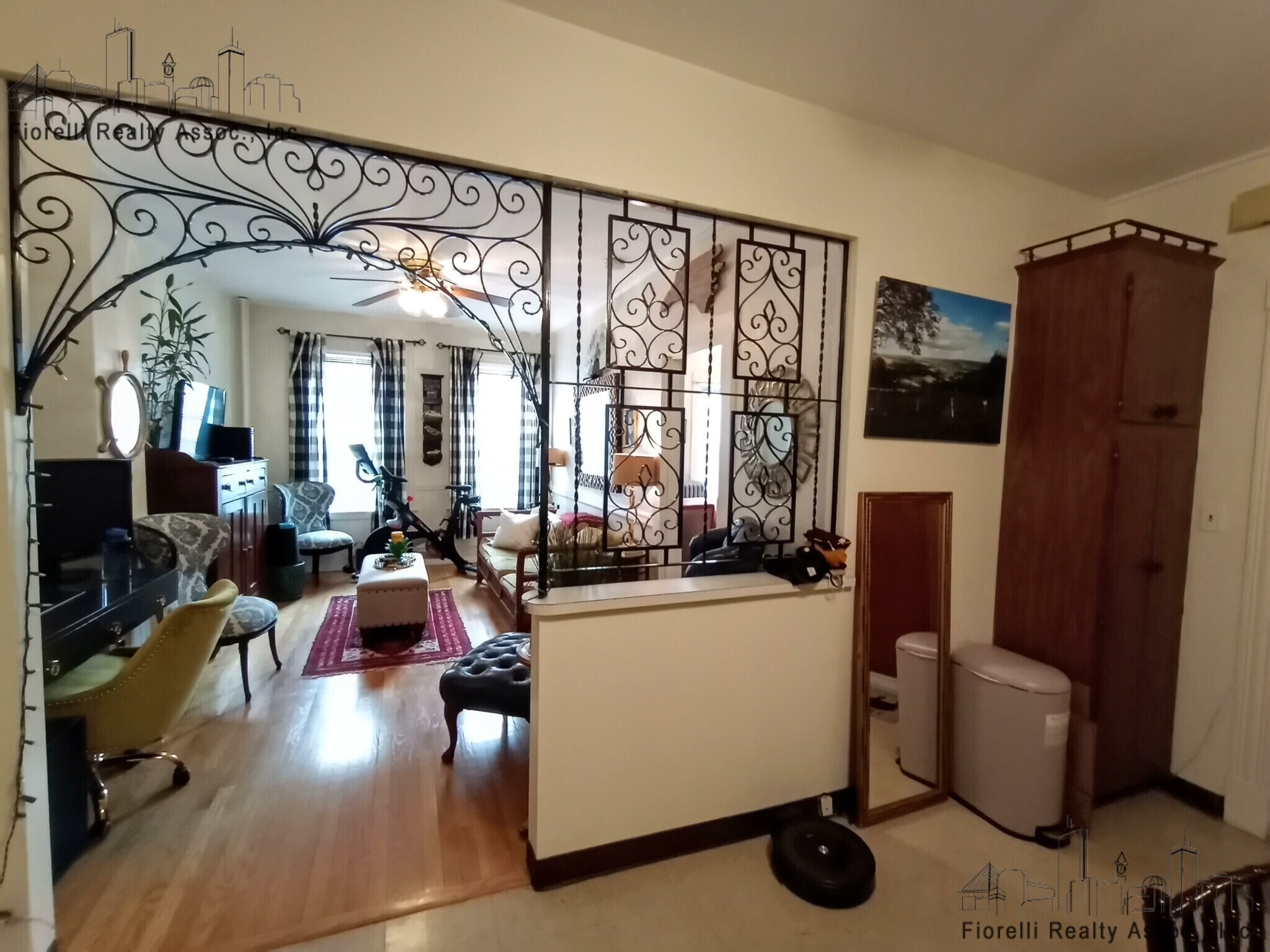 Building Photo - 342 Hanover St