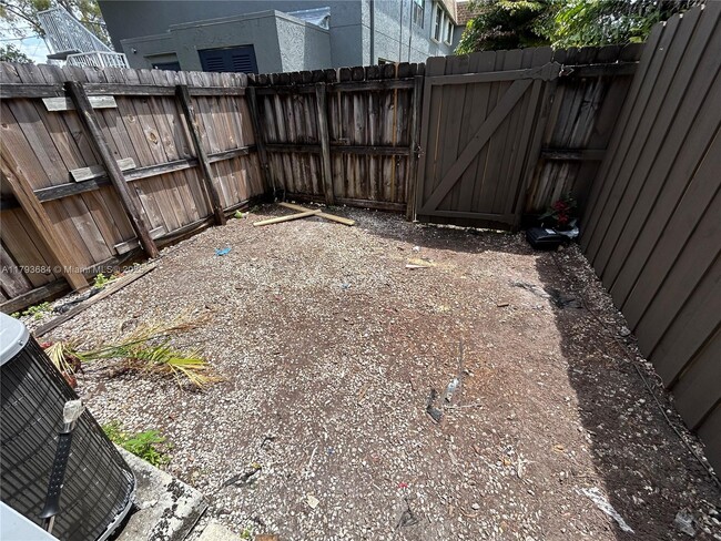 Building Photo - 4815 NW 9th Dr