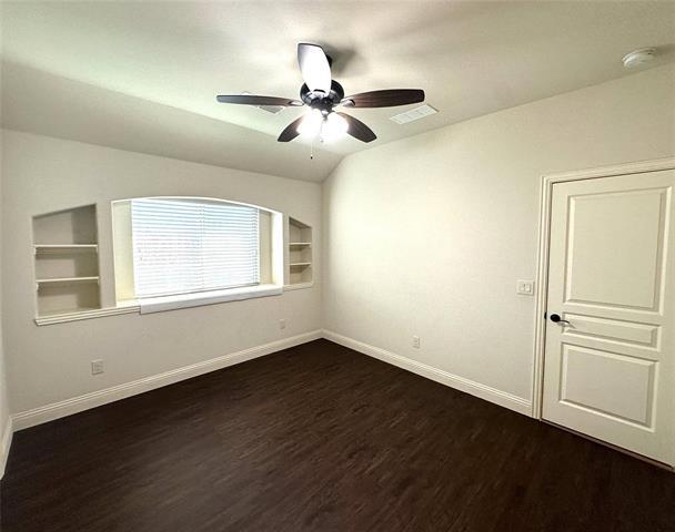 Building Photo - 520 Stillwater Dr