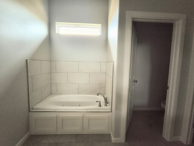 Building Photo - 2832 Wild Rose Ln