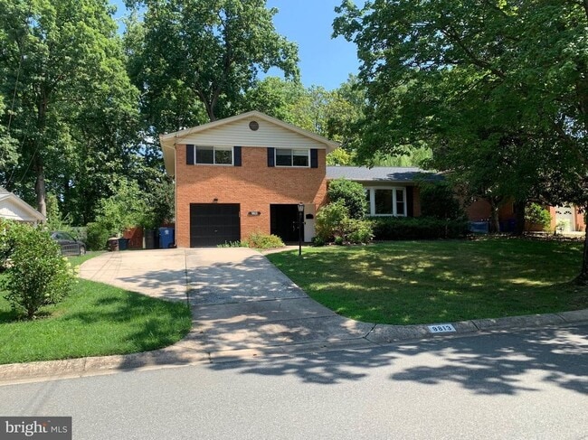 Building Photo - 9813 Inglemere Dr
