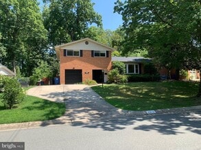Building Photo - 9813 Inglemere Dr