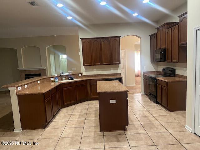Building Photo - 1424 Canopy Oaks Dr