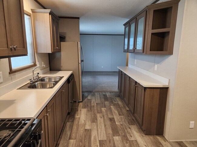 Primary Photo - 504 Washington