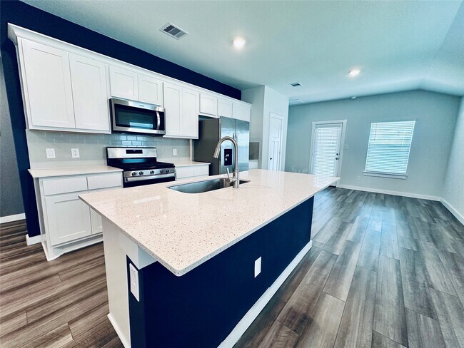 Building Photo - 1118 Amistad Lp