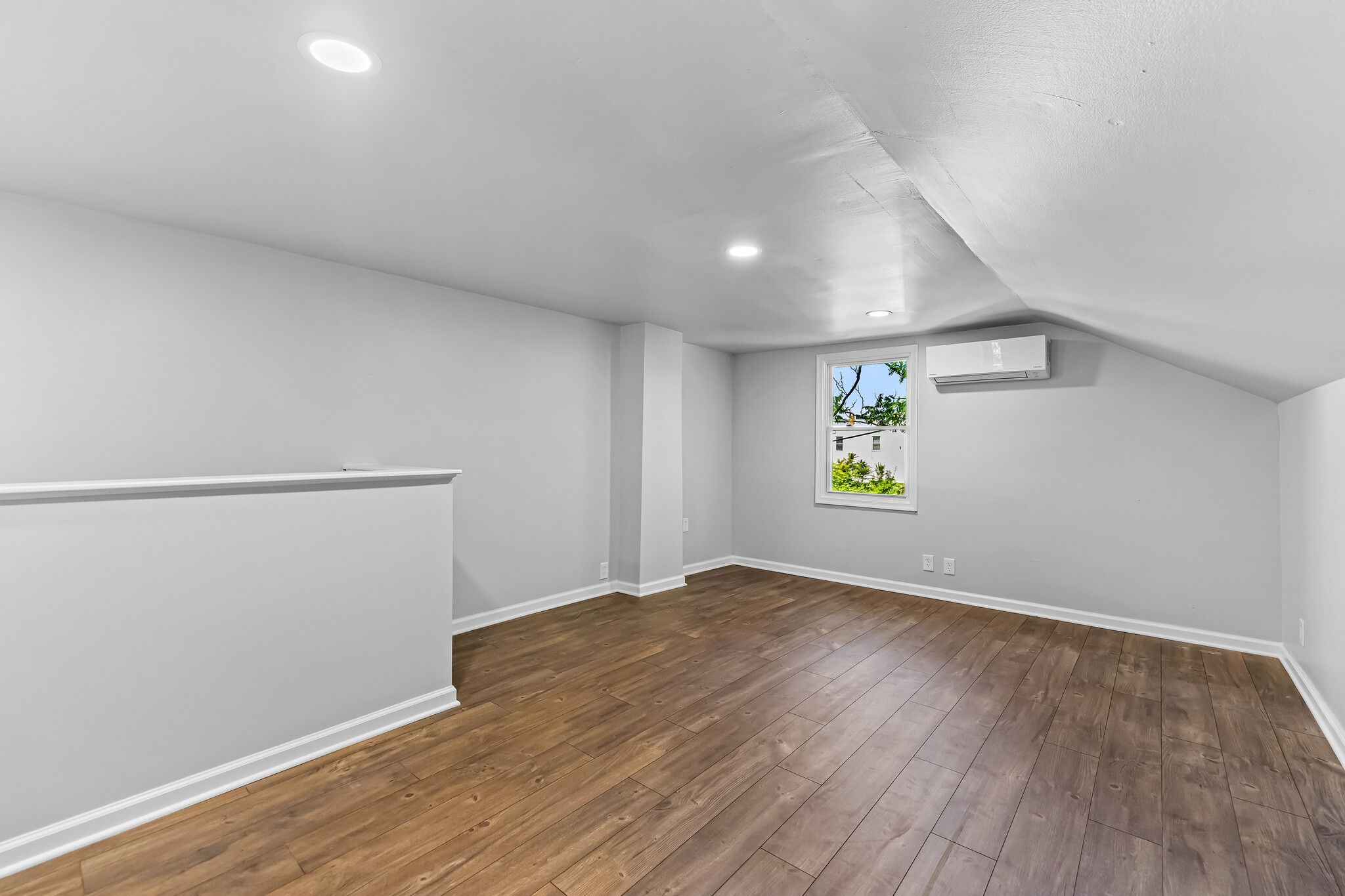 Building Photo - 1101 W 38th St