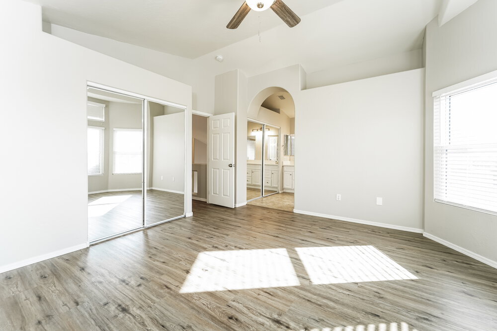 Building Photo - 2151 E Briarwood Terrace